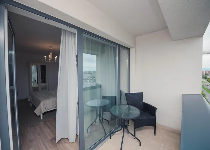 Aparthotel White Mood 3*